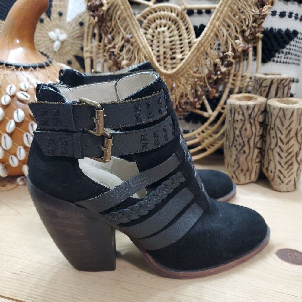 SoHo NYC Cobbler Womens 7.5 Booties Buckled Leather Cutout Braid Black Grunge